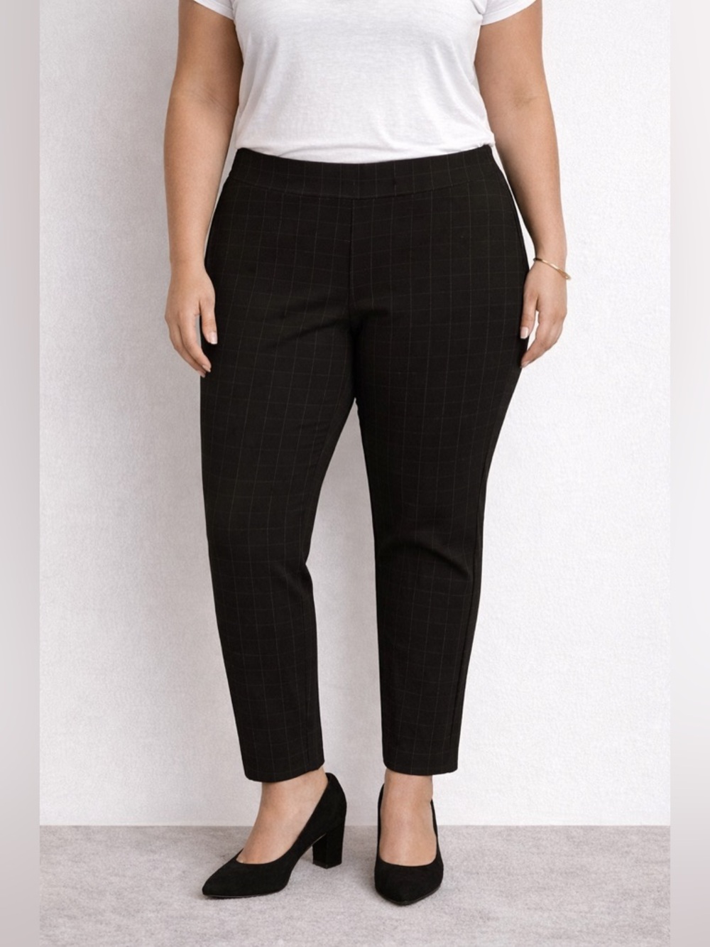 Maze Collection ankle cropped black pant with dotted squares pattern Woman’s 1X